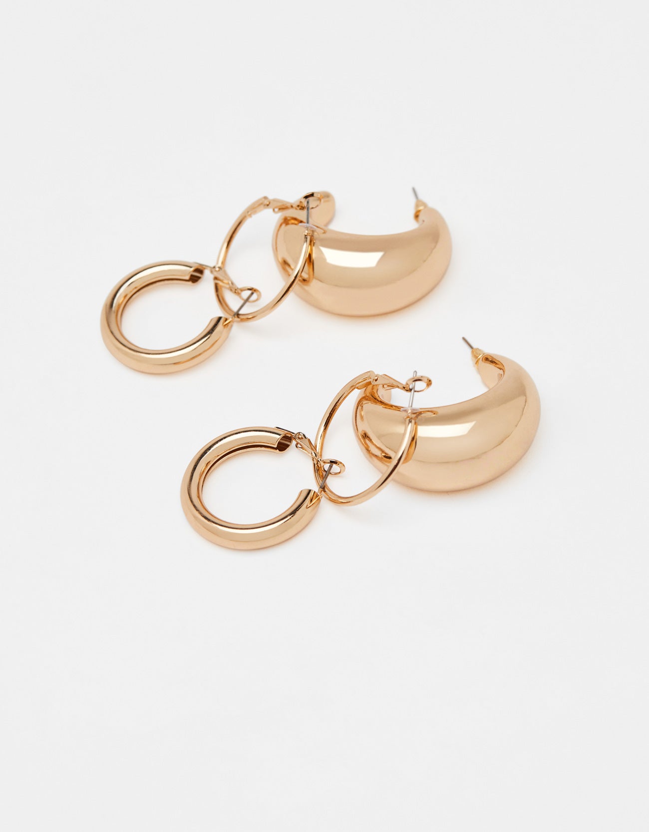 Pairs of hoop earrings - Image 5